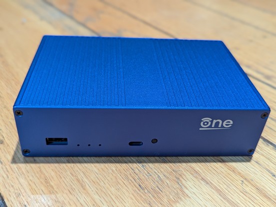 OpenWRT One router front vierw.