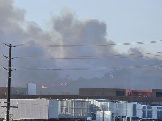 Snapshot of #PalisadesFire taken from Santa Monica. Flames moving downhill toward the eastern portion of Pacific Palisades