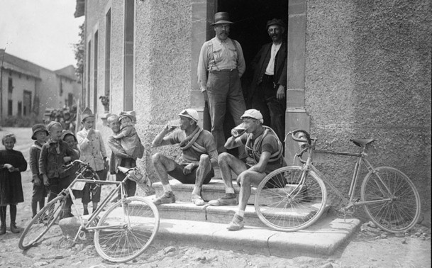 Henri Colle and Charles Parel drinking beer during the 1921 Tour de France